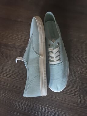 Men's Casual Canvas Sneakers in Light Teal